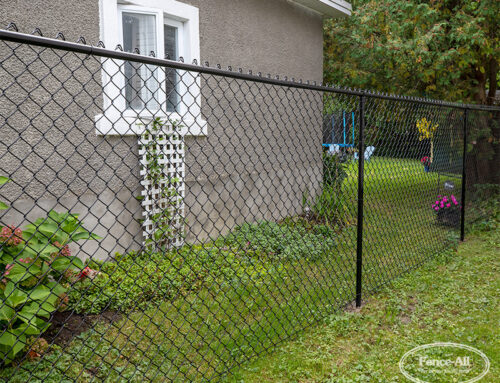 Does a chain link fence need a top rail?